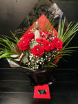 6 Deluxe Red Roses